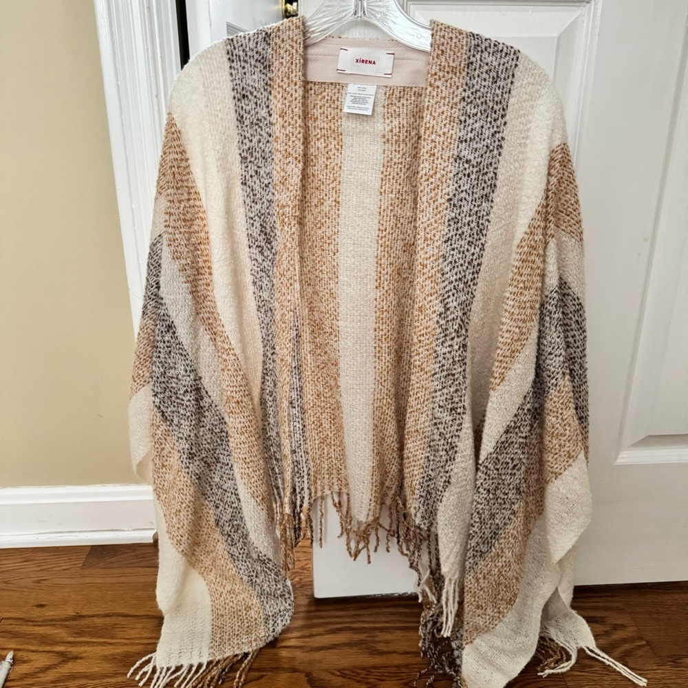 XiRENA Textured Knit Shawl